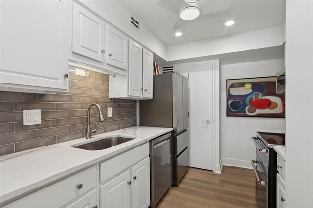 4550 Warwick Boulevard 203, Kansas City, MO 64111