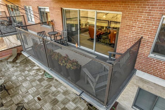 4550 Warwick Boulevard 203, Kansas City, MO 64111