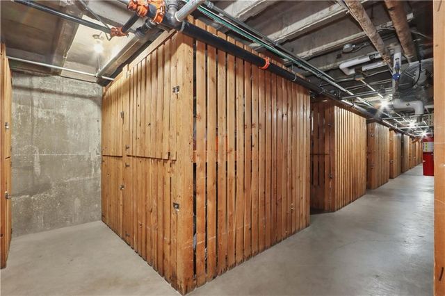 4550 Warwick Boulevard 203, Kansas City, MO 64111