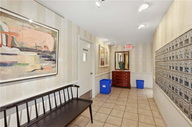 4550 Warwick Boulevard 203, Kansas City, MO 64111