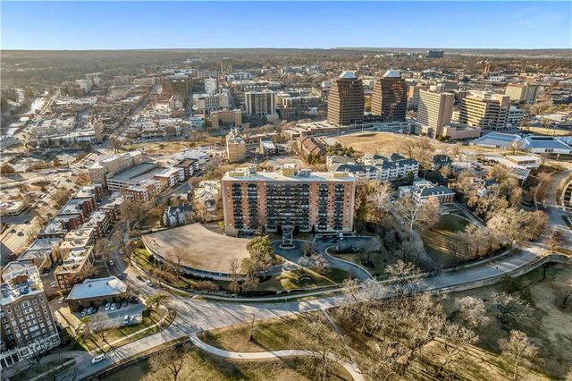 4550 Warwick Boulevard 203, Kansas City, MO 64111