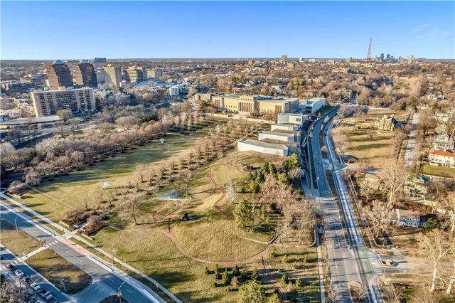 4550 Warwick Boulevard 203, Kansas City, MO 64111