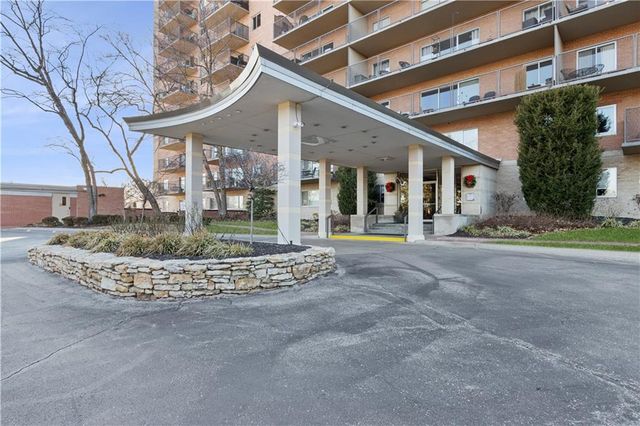 4550 Warwick Boulevard 203, Kansas City, MO 64111