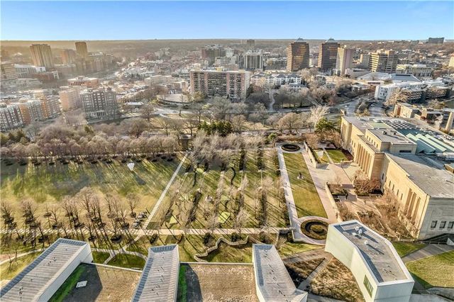 4550 Warwick Boulevard 203, Kansas City, MO 64111