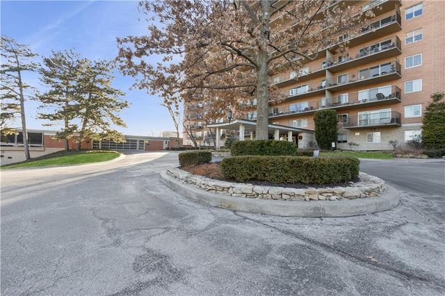 4550 Warwick Boulevard 203, Kansas City, MO 64111