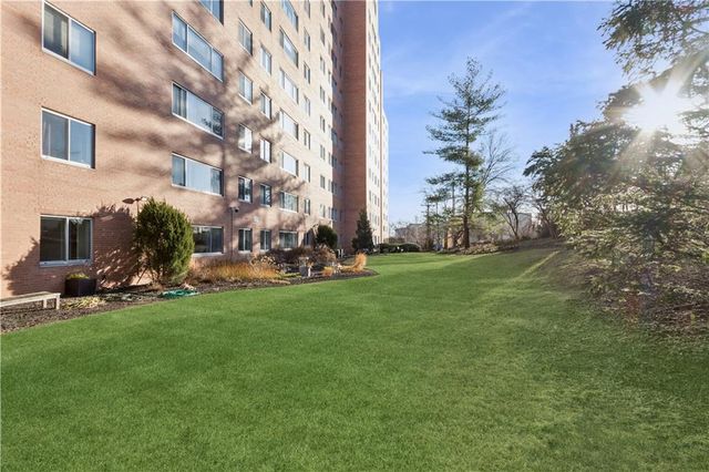 4550 Warwick Boulevard 203, Kansas City, MO 64111