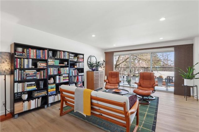 4550 Warwick Boulevard 203, Kansas City, MO 64111