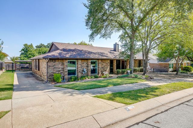 1116 Highpoint Road, Bedford, TX 76022
