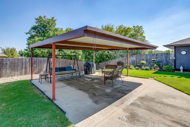 1116 Highpoint Road, Bedford, TX 76022