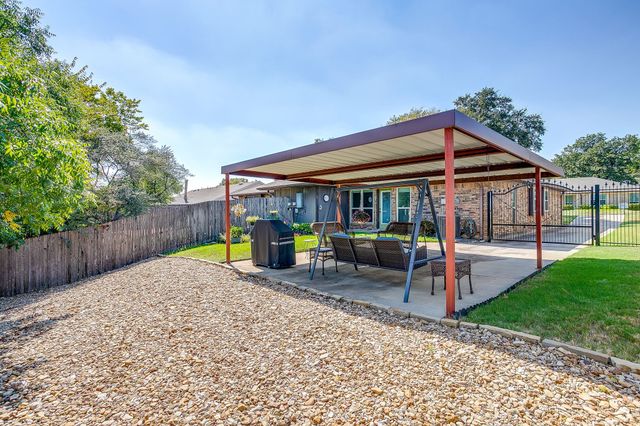 1116 Highpoint Road, Bedford, TX 76022