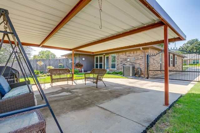 1116 Highpoint Road, Bedford, TX 76022