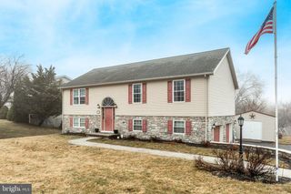 15379 SUMMIT FARM DRIVE, Blue Ridge Summit, PA 17214
