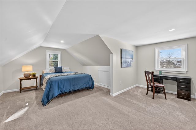 19 Locust Lane, Upper St Clair, PA 15241