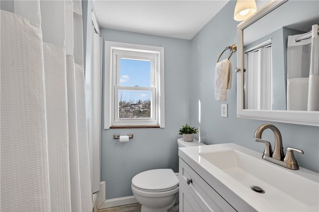 19 Locust Lane, Upper St Clair, PA 15241