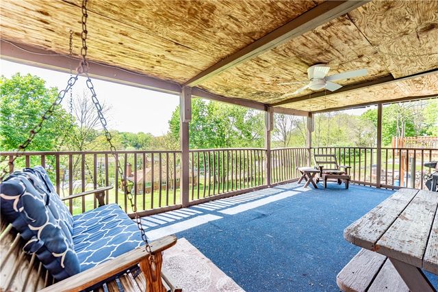 19 Locust Lane, Upper St Clair, PA 15241