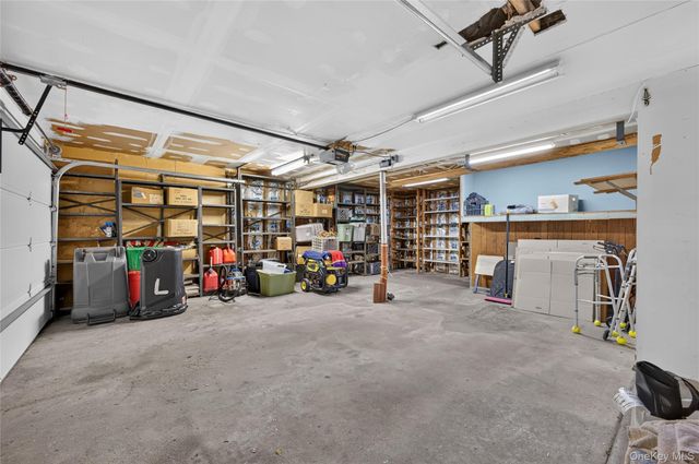 7 Chatham Road, Commack, NY 11725
