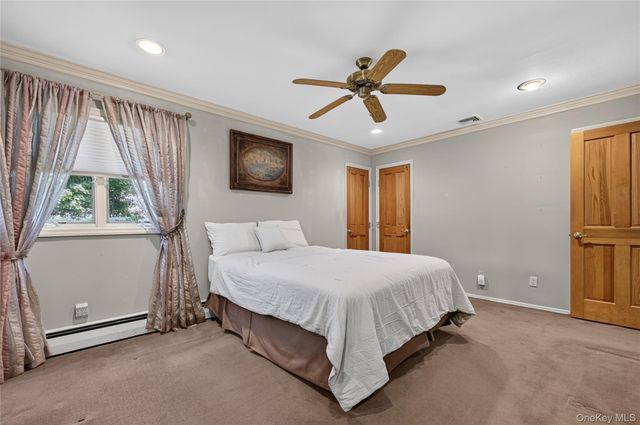 7 Chatham Road, Commack, NY 11725