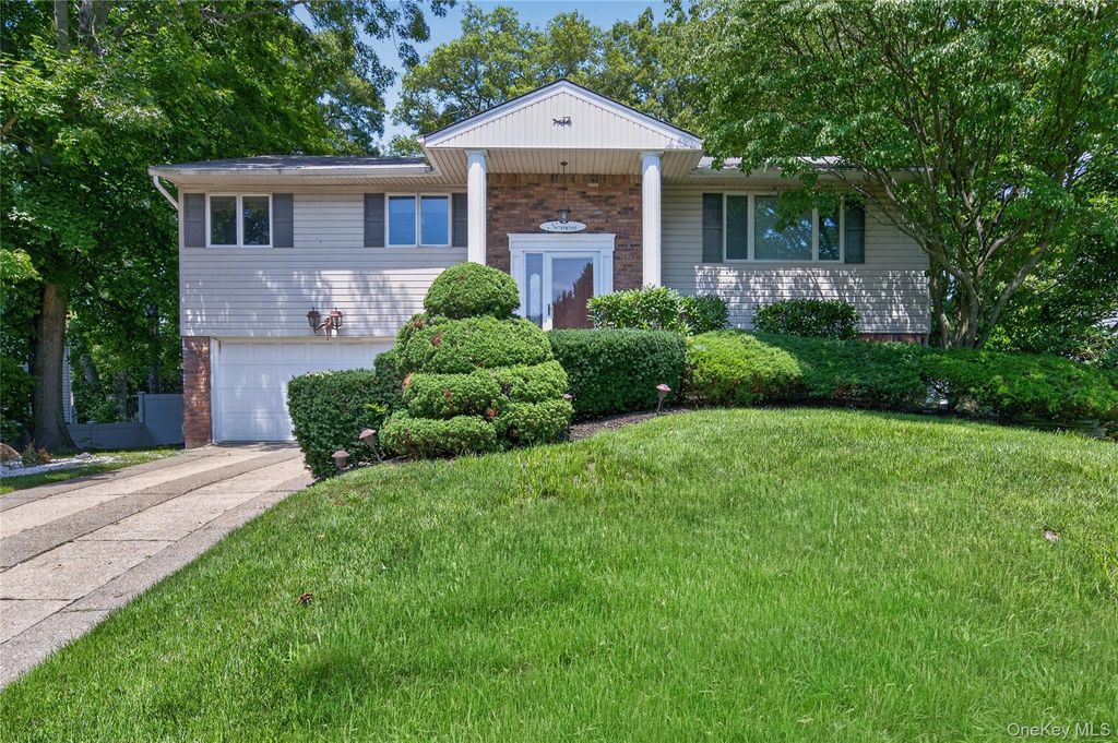 7 Chatham Road, Commack, NY 11725