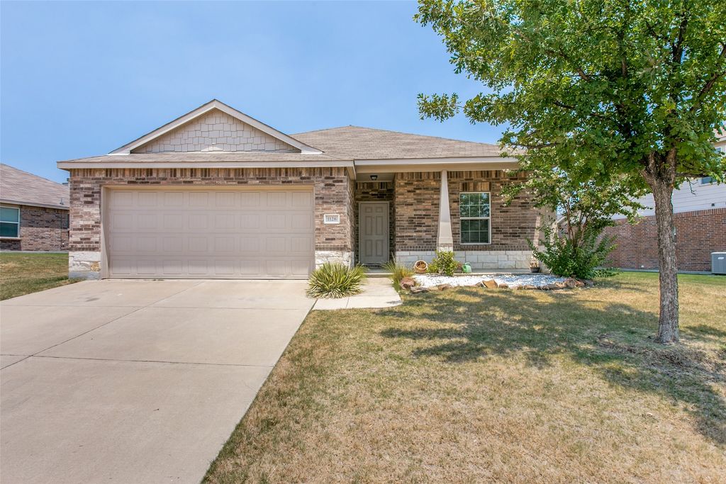 1128 Foxglove Lane, Burleson, TX 76028