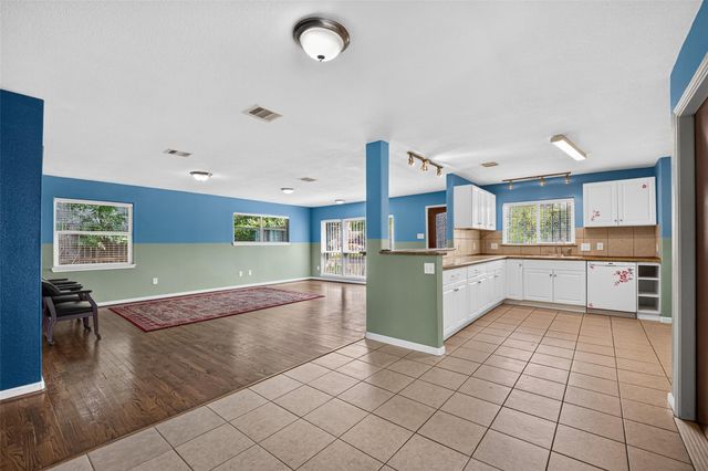 7002 Leader Street, Houston, TX 77074