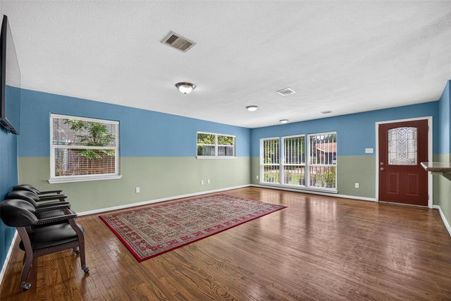 7002 Leader Street, Houston, TX 77074