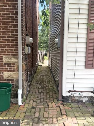17 S PINE ST, Marietta, PA 17547