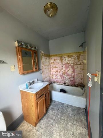 17 S PINE ST, Marietta, PA 17547