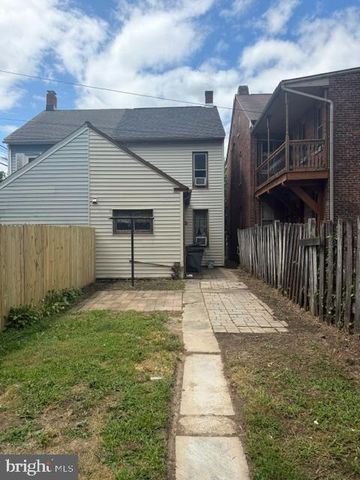 17 S PINE ST, Marietta, PA 17547