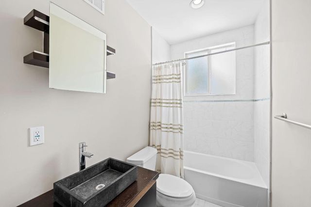 830 NE 19th Avenue, Fort Lauderdale, FL 33304