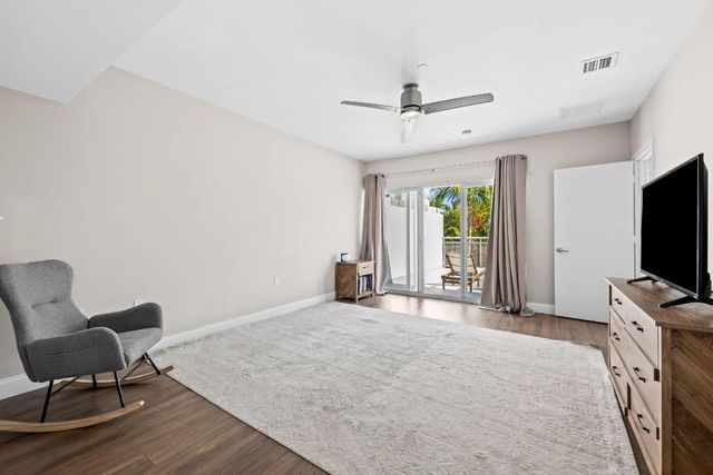 830 NE 19th Avenue, Fort Lauderdale, FL 33304