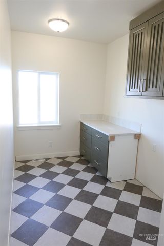 563 S 80 E, Jerome, ID 83338