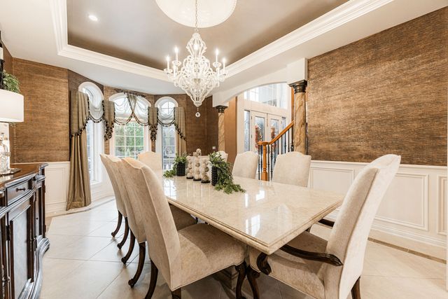 147 Los Lagos Drive, Bloomingdale, IL 60108