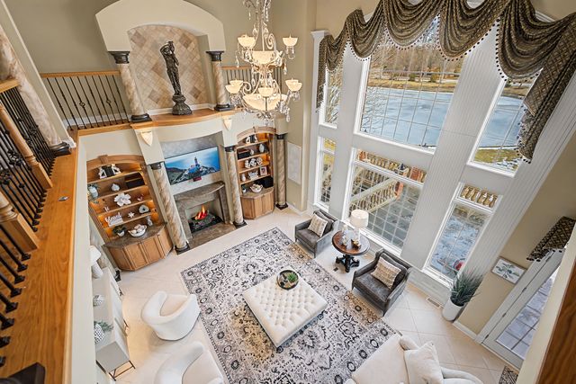 147 Los Lagos Drive, Bloomingdale, IL 60108