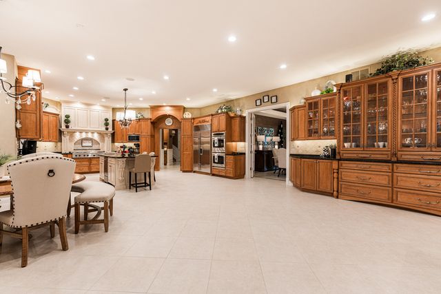 147 Los Lagos Drive, Bloomingdale, IL 60108