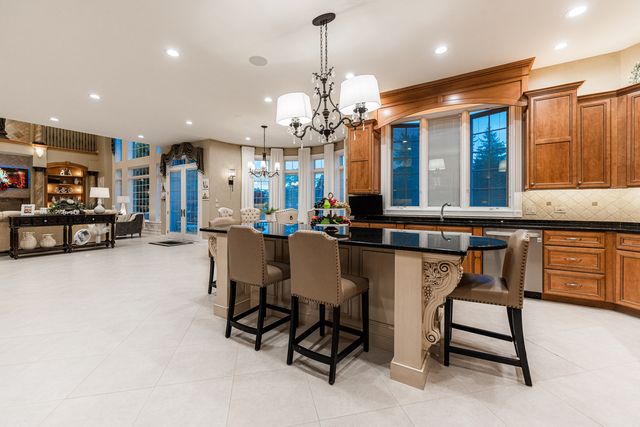 147 Los Lagos Drive, Bloomingdale, IL 60108