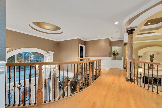 147 Los Lagos Drive, Bloomingdale, IL 60108