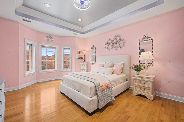 147 Los Lagos Drive, Bloomingdale, IL 60108