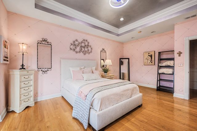 147 Los Lagos Drive, Bloomingdale, IL 60108