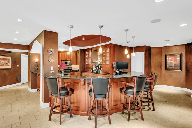 147 Los Lagos Drive, Bloomingdale, IL 60108