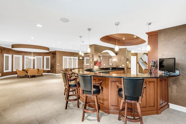 147 Los Lagos Drive, Bloomingdale, IL 60108