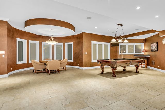 147 Los Lagos Drive, Bloomingdale, IL 60108