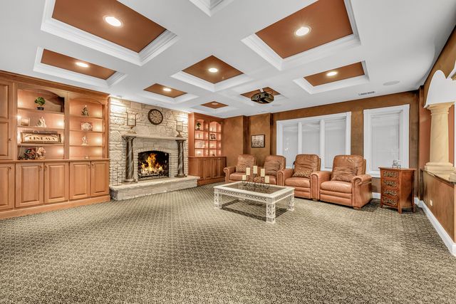 147 Los Lagos Drive, Bloomingdale, IL 60108