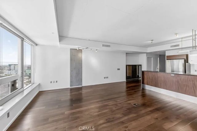 1155 S Grand Avenue 1707, Los Angeles, CA 90015