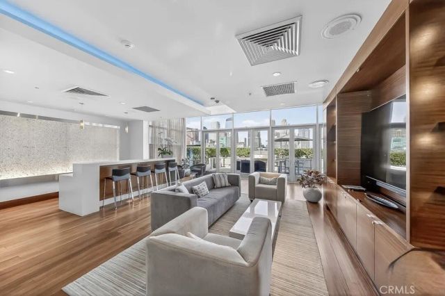 1155 S Grand Avenue 1707, Los Angeles, CA 90015