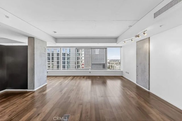 1155 S Grand Avenue 1707, Los Angeles, CA 90015