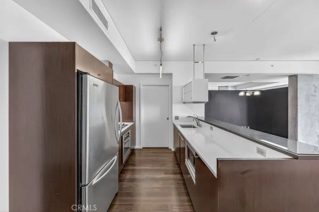 1155 S Grand Avenue 1707, Los Angeles, CA 90015
