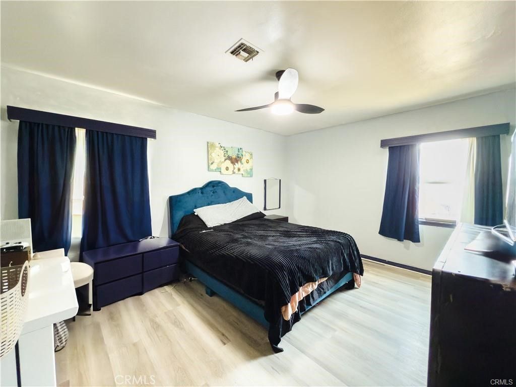 Image 7 of property listing at 4810 E San Luis Street, Compton, CA 90221