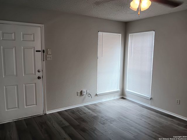 8878 Meadow Range, San Antonio, TX 78250