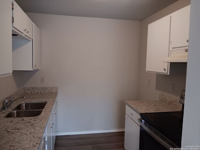 8878 Meadow Range, San Antonio, TX 78250