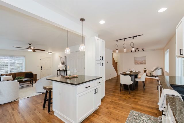 5781 Gateway Lane, Bremerton, WA 98311